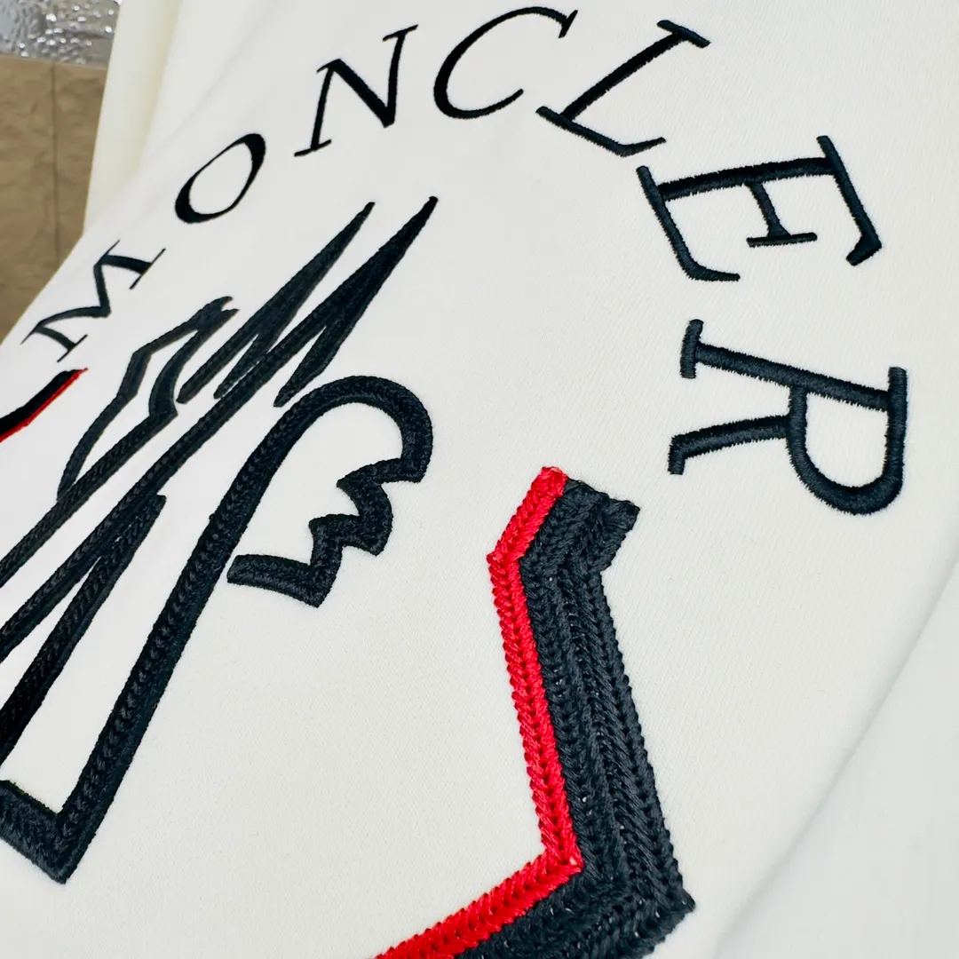 ： 🤳𝐌𝐎𝐍𝐂𝐋𝐄𝐑 ：☑️ 440 👕 ：☑️ 1*1 。🔜 。 ：☑️ 3D ，🇧🇫 1：1 。 ， ， ！🇲🇩 ！ Size：☑️S 〰️M 〰️L 〰️XL 〰️XXL